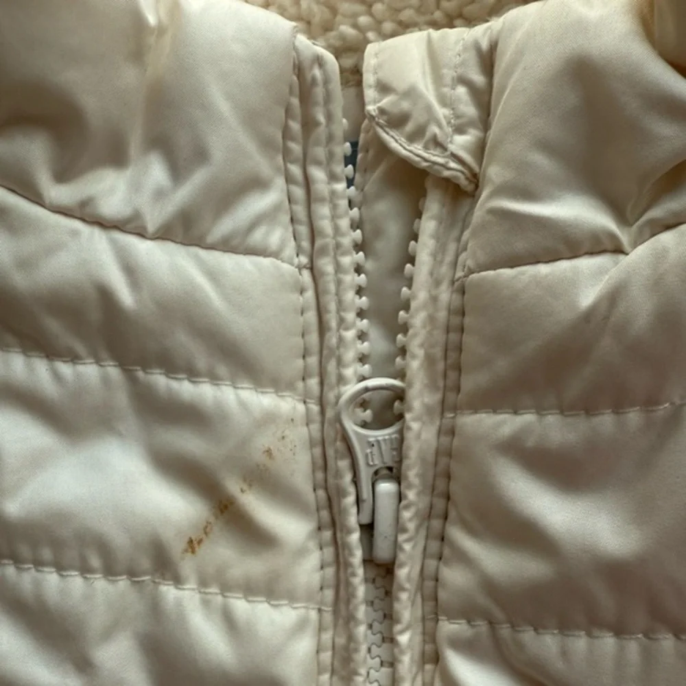Cream Baby Gap Fleece‎ Lined Puffer Vest size 2